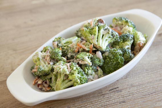 Broccolisalat med bacon